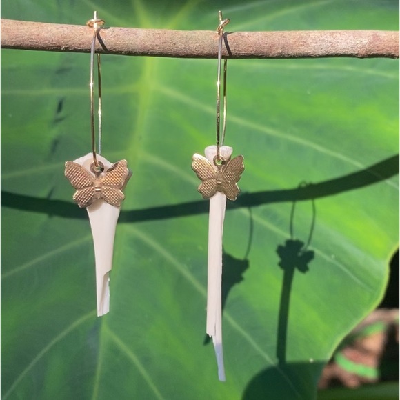SOLD - WHEN BUNDLED! Real (Broken) Possum Femur Bone Butterfly Hoop Earrings - Picture 5 of 7